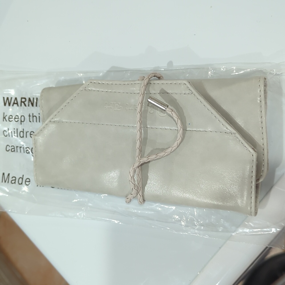 Grey leather Smart Art art supply/brush holder with zip pocket.in bag unopened.